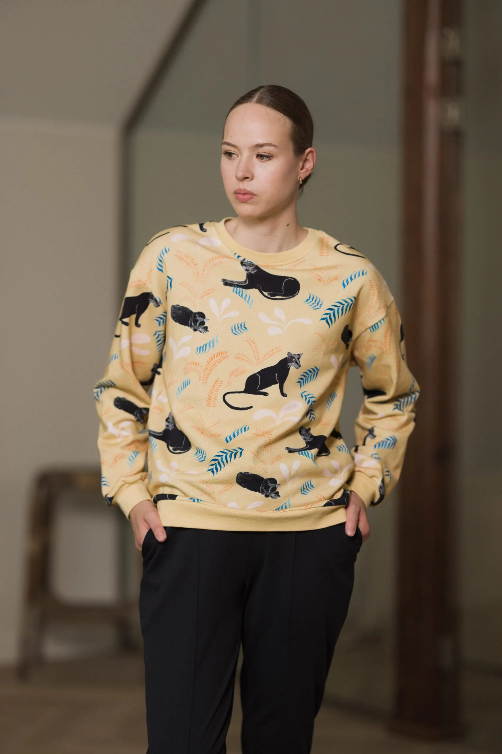 Farah Sweater Waiting