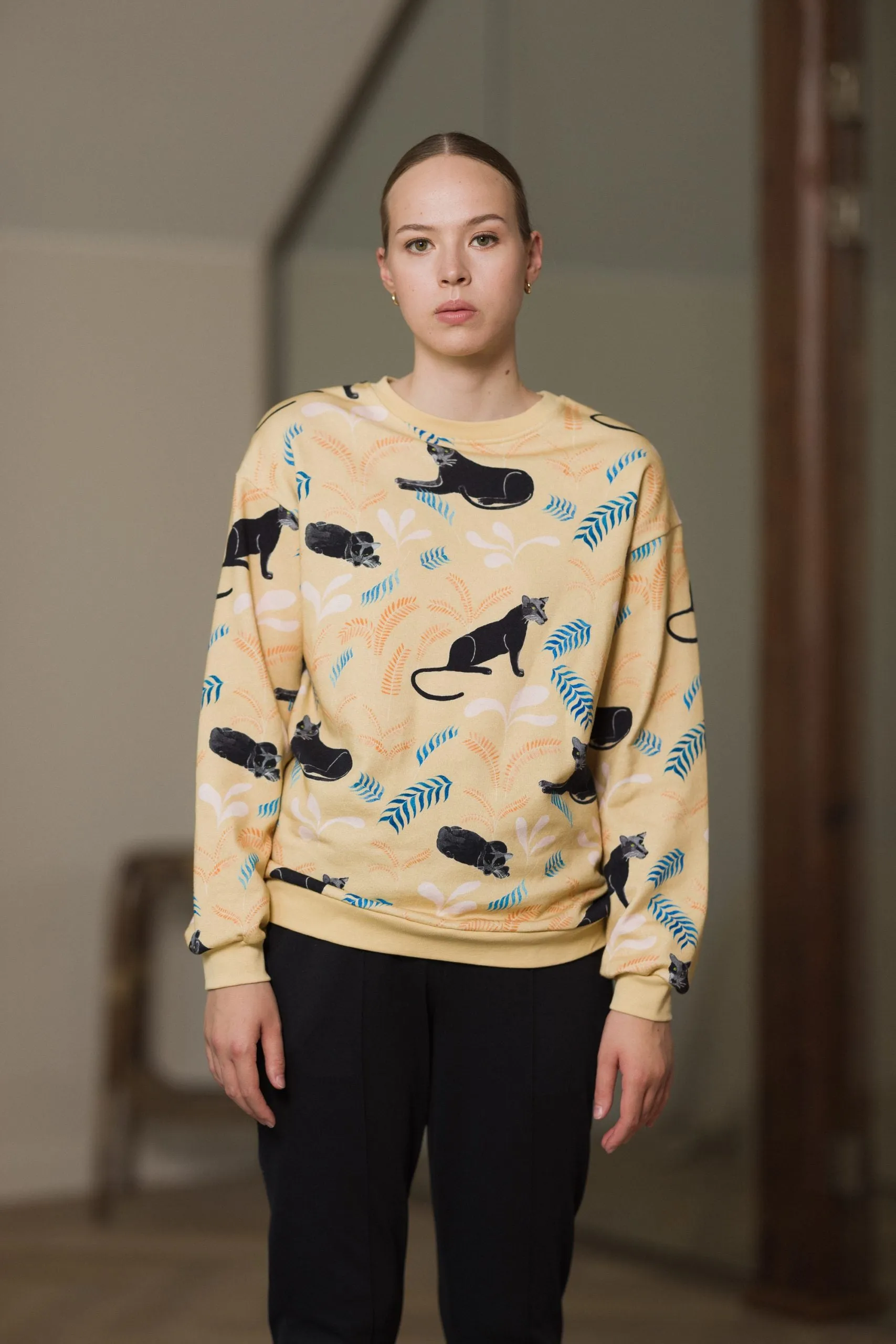 Farah Sweater Waiting