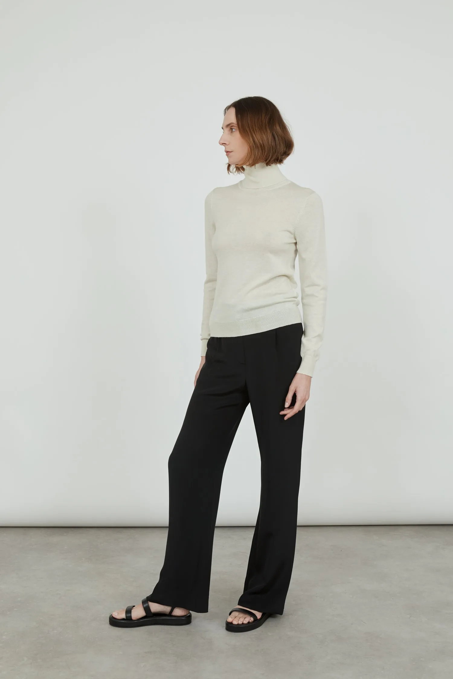 Frederica turtleneck knit | Off white - Ultrafine merino-cashmere-silk blend