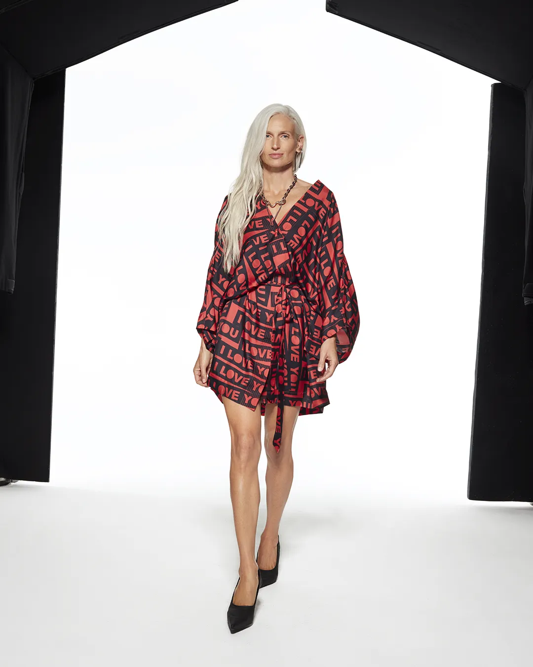 SILK KIMONO I LOVE YOU - BLACK / RED